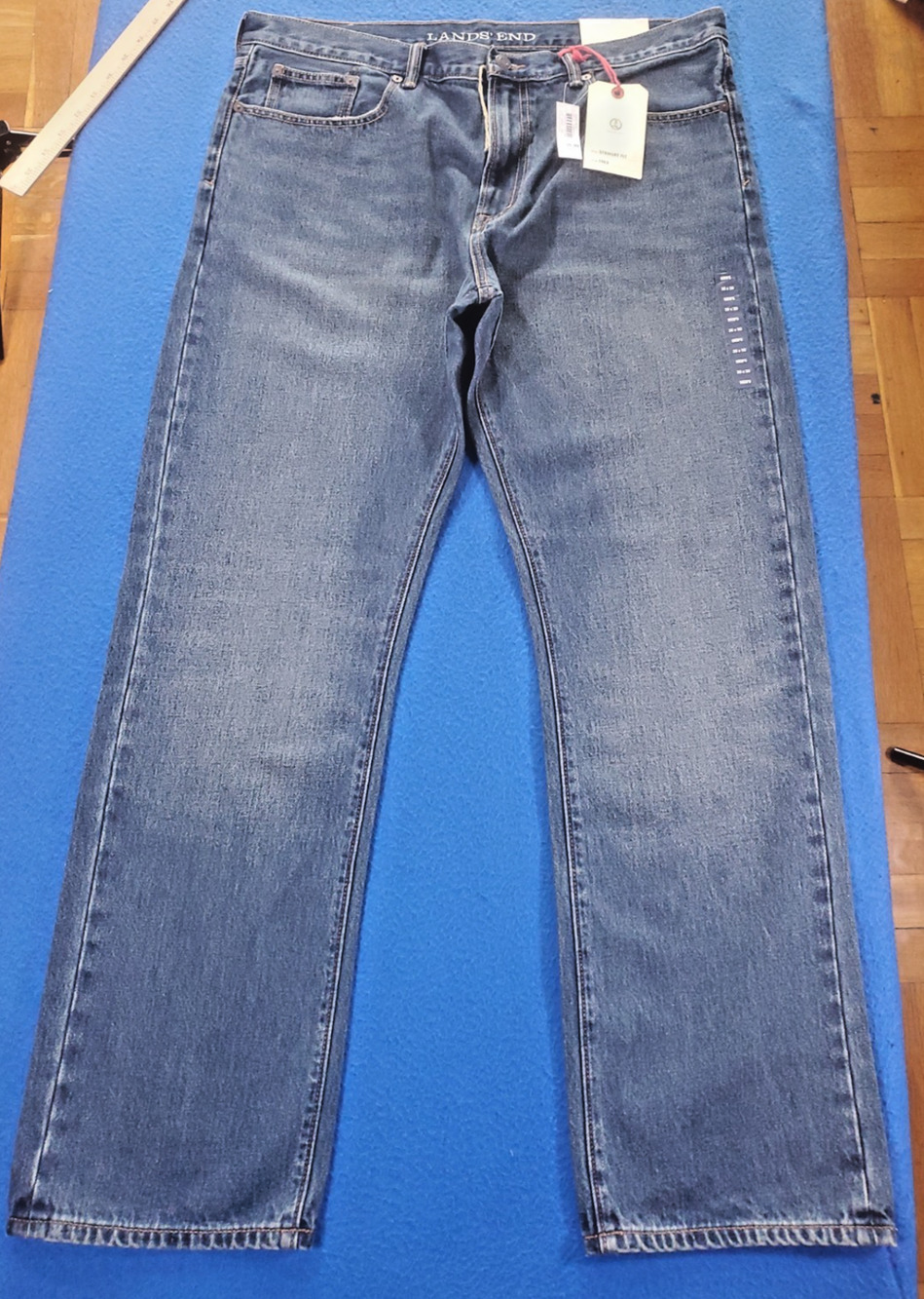 Lands End Mens Jeans 36x30 NWT Medium Wash Straight Leg Denim Blue Square Rigger